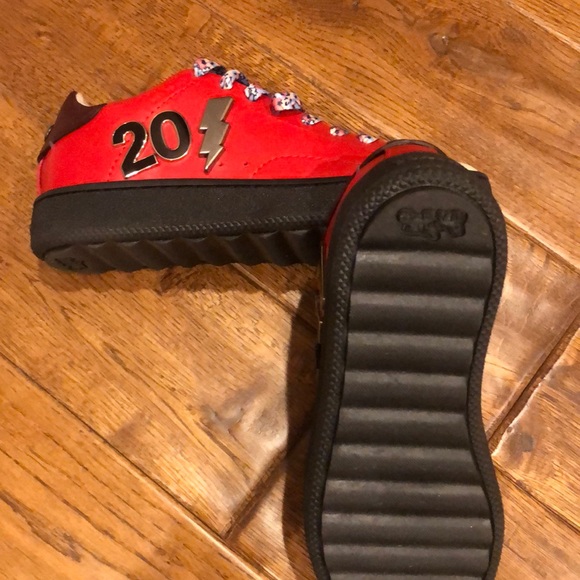 Coach - Picture 3 of 5